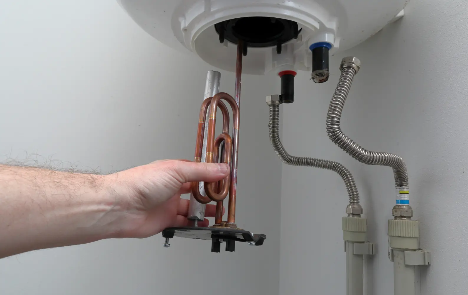 как спустить воду с бойлера