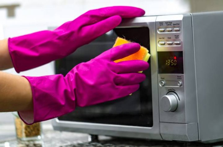 как быстро помыть микроволновку